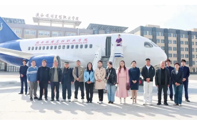 中国食文化研究会副会长一行到陕西旅游烹饪职业学院参观交流”