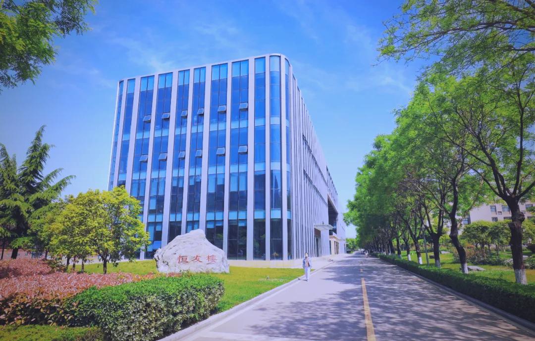 西安培华学院获2025全国高校人工智能赋能教育大会优秀案例奖”