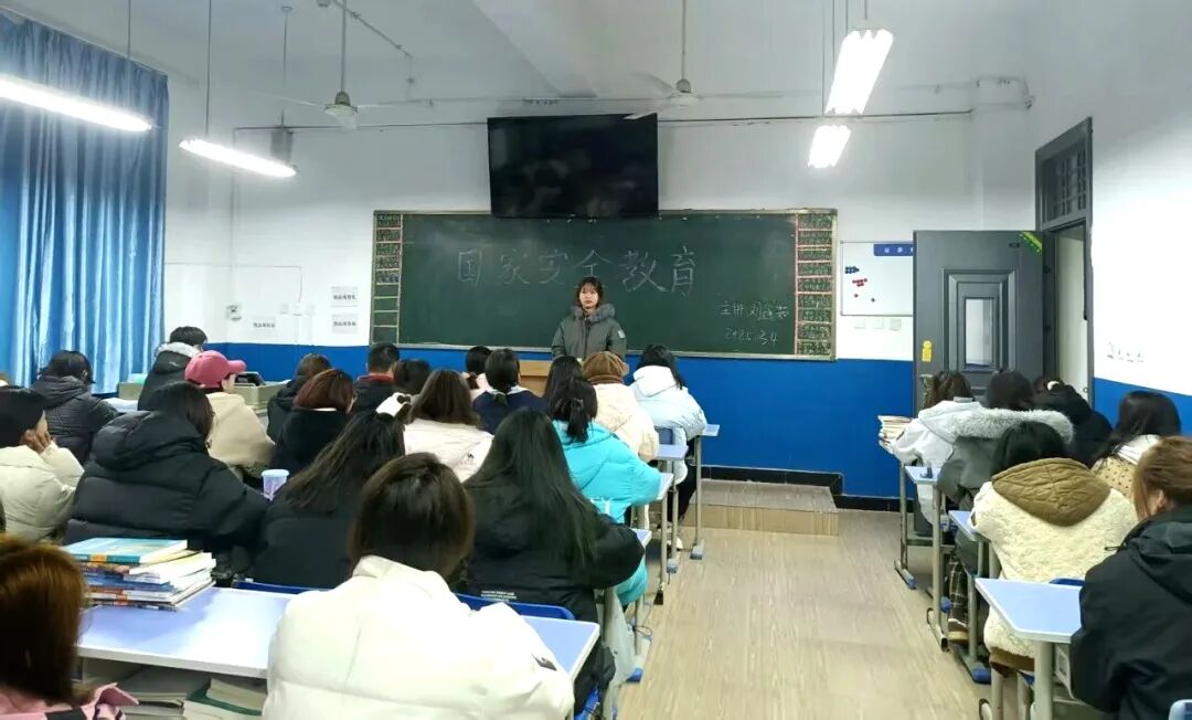 从腼腆萌新到职场能手!西安海棠职业学院学子刘鑫茹成功交付医美少年的成长答卷!
